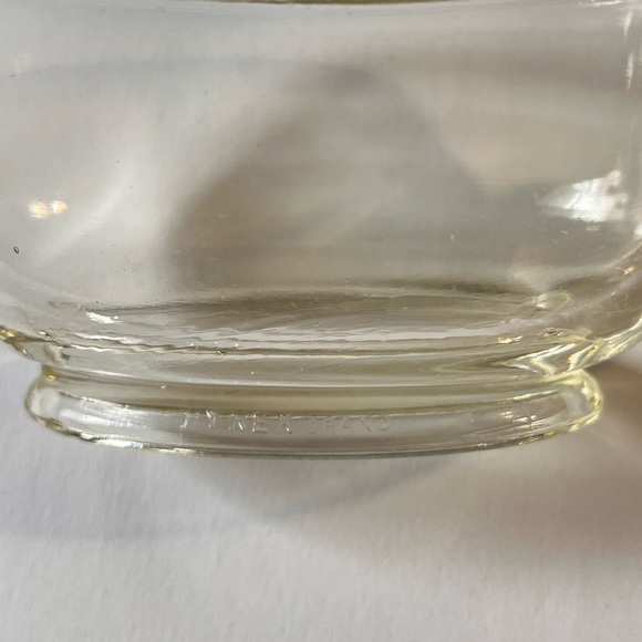 Pyrex gravy or sauce boat - Picture 5 of 5